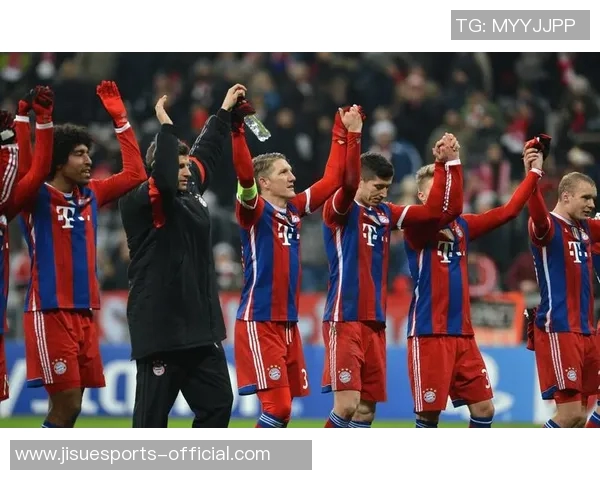 德甲激战：多特蒙德逆转马竞帽子戏法引发争议判罚全场沸腾