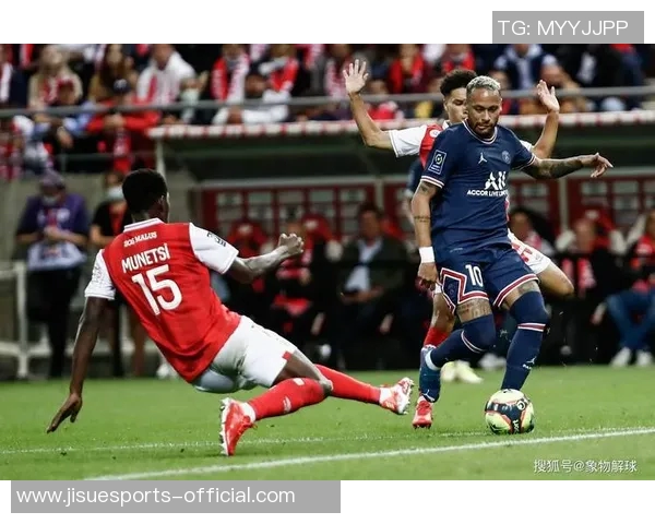 德甲精彩对决巴黎圣日耳曼逆转莱比锡神扑引发争议判罚全场沸腾