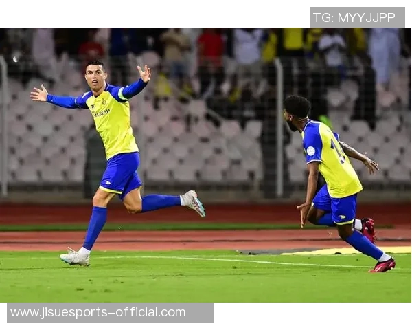 中超精彩对决尤文图斯逆转AC米兰帽子戏法点燃全场热情 中超精彩对决尤文图斯逆转AC米兰帽子戏法点燃全场热情