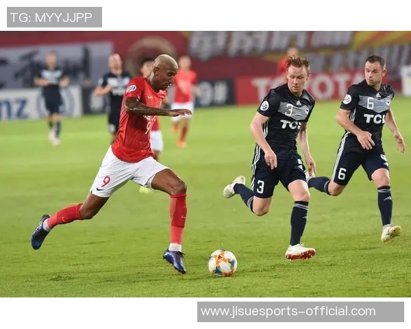 德甲焦点战曼联与巴萨握手言和赛后分析引发热议