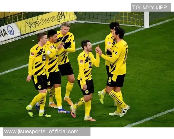 欧冠激战:多特蒙德3-0曼联绝杀瞬间点燃全场热情与转会传闻四起 欧冠激战:多特蒙德3-0曼联绝杀瞬间点燃全场热情与转会传闻四起