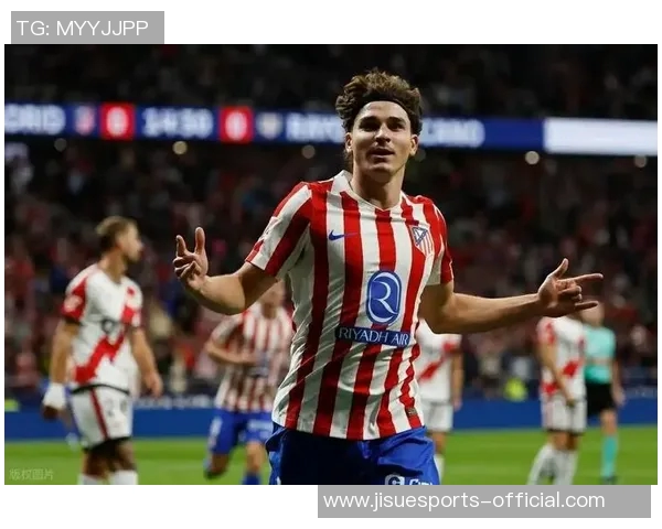 西甲赛场惊现冷门尤文图斯与热刺战成平局帽子戏法引发全场狂欢 西甲赛场惊现冷门尤文图斯与热刺战成平局帽子戏法引发全场狂欢