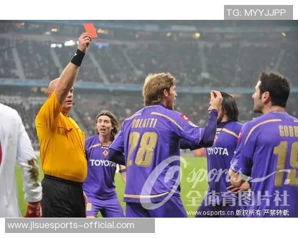 世界杯激战拜仁狂胜AC米兰红牌争议引发全场热议 世界杯激战拜仁狂胜AC米兰红牌争议引发全场热议