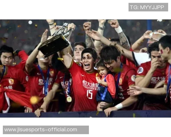 中超精彩对决巴萨与曼联战成平局补时进球点燃全场激情